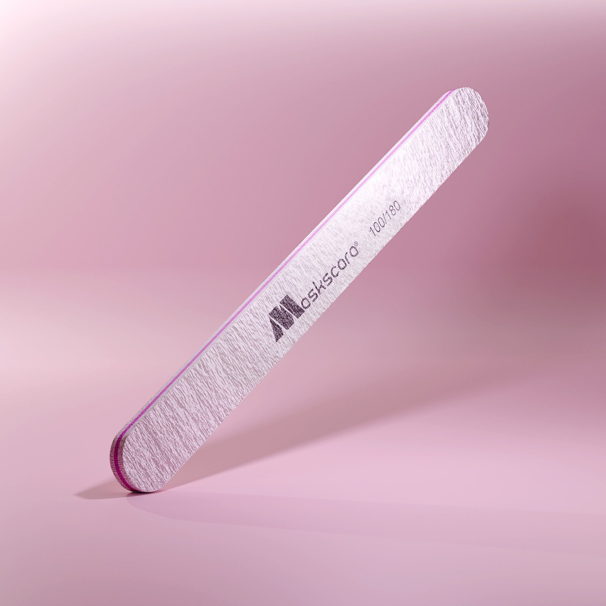 <img scr = “Maskscara Straight 100/180 grit file.jpg” alt = “Straight nail files 100/180 grit by the brand Maskscara”>